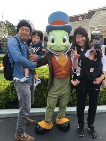 ディズニーランド&シーにも行けました！！
混んでいたけど、楽しめました！
ゆうくんは、大きな音に驚いて怖かったみたい…
ミッキーには怖がらずタッチしていました！
私はタートルトークのクラッシュとお話し出来ました♬